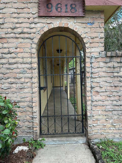 Tiny photo for 9618 S Petersham Drive, Houston, TX 77031 (MLS # 88975812)