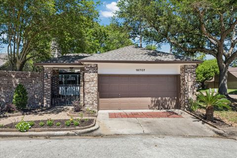 Photo of 16707 Burwood Court, Houston, TX 77058 (MLS # 2673371)