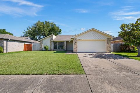 Photo of 14023 Old Village Lane, Sugar Land, TX 77498 (MLS # 63356858)