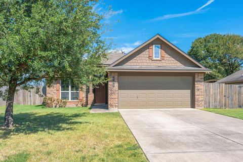 Photo of 604 Heritage Drive, Navasota, TX 77868 (MLS # 23235578)