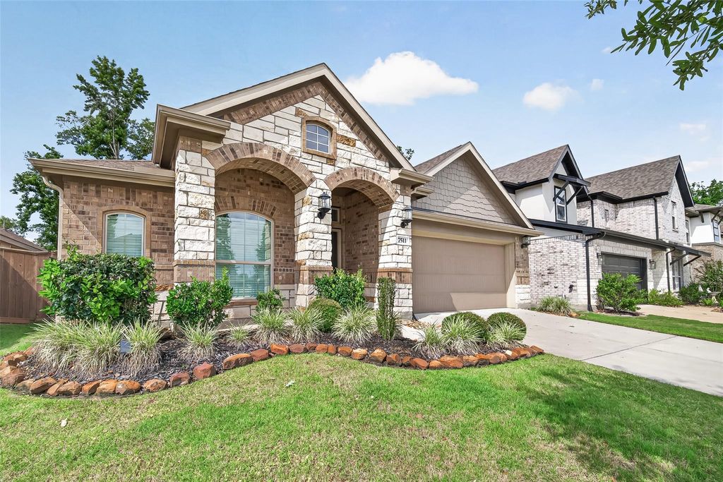 Photo of 7511 Enchanted Rock Court, Porter, TX 77365 (MLS # 71339058)