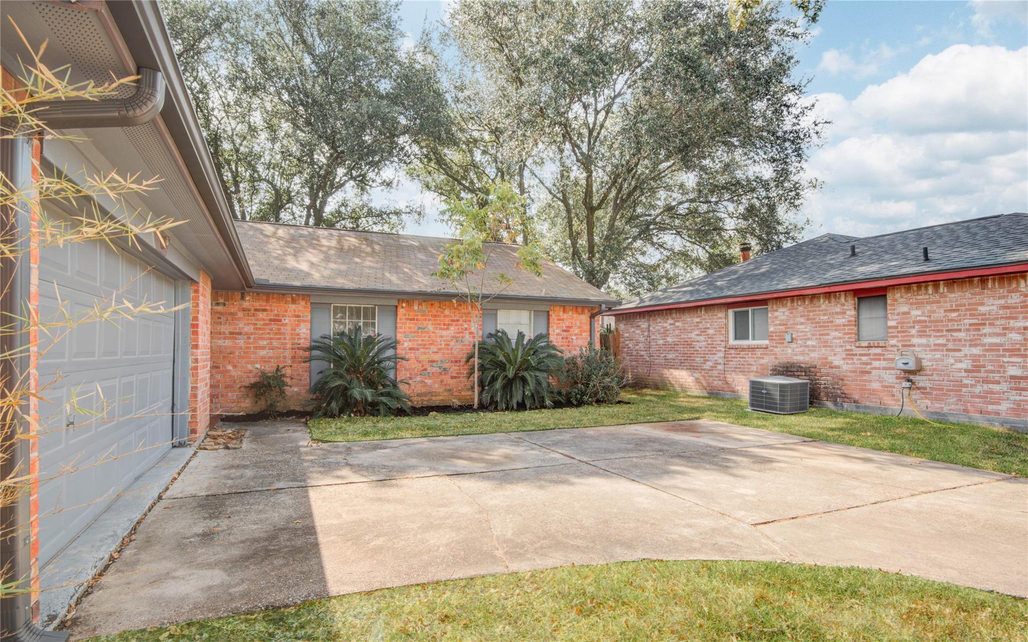 6722 Lynngate Drive