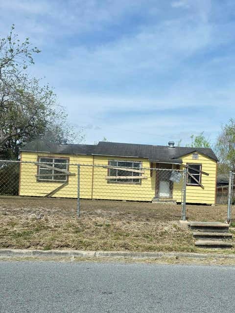 Homes For Sale - 319 E Ricky Crossland Avenue<br/> Hidalgo County, Elsa, TX 78543