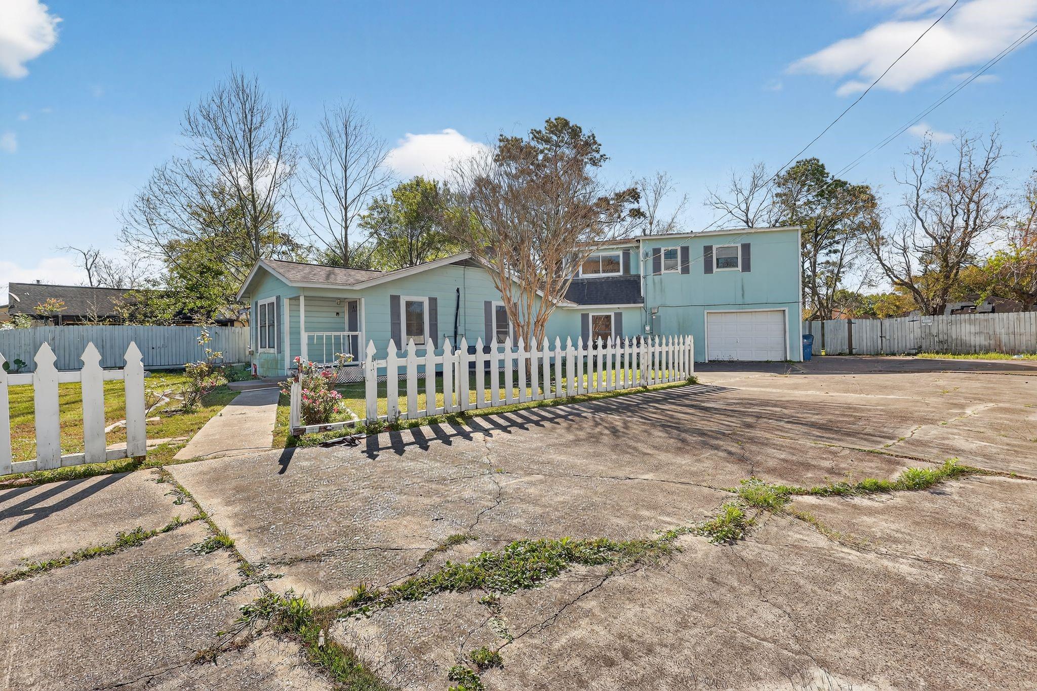 712 E Peach Street