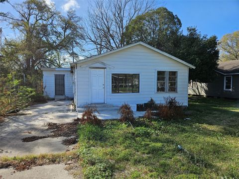 Photo of 6215 Lavender Street, Houston, TX 77026 (MLS # 61682637)