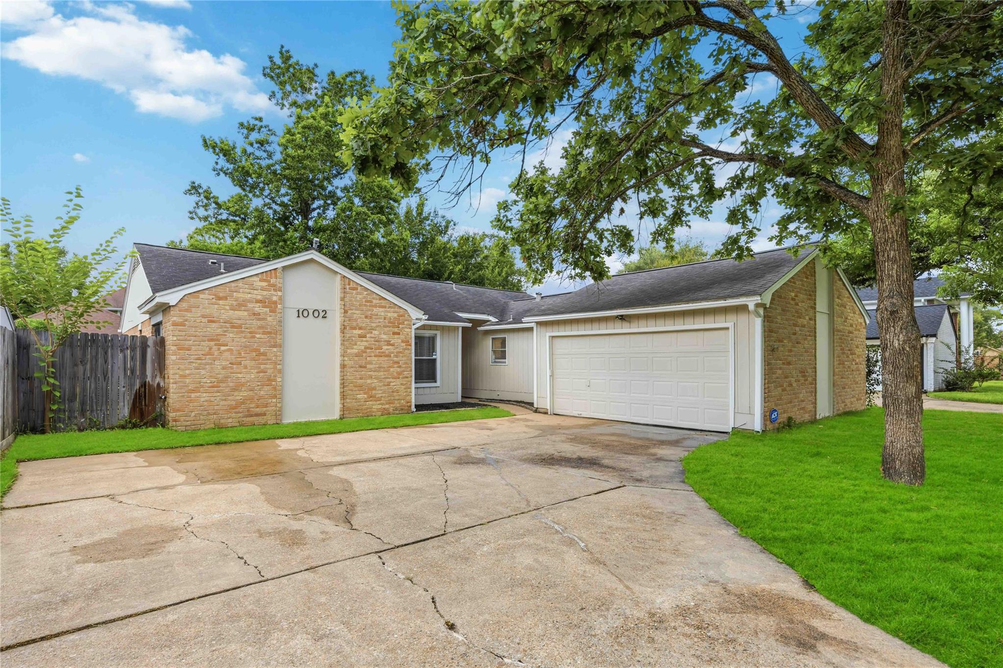 1002 Oxborough Drive