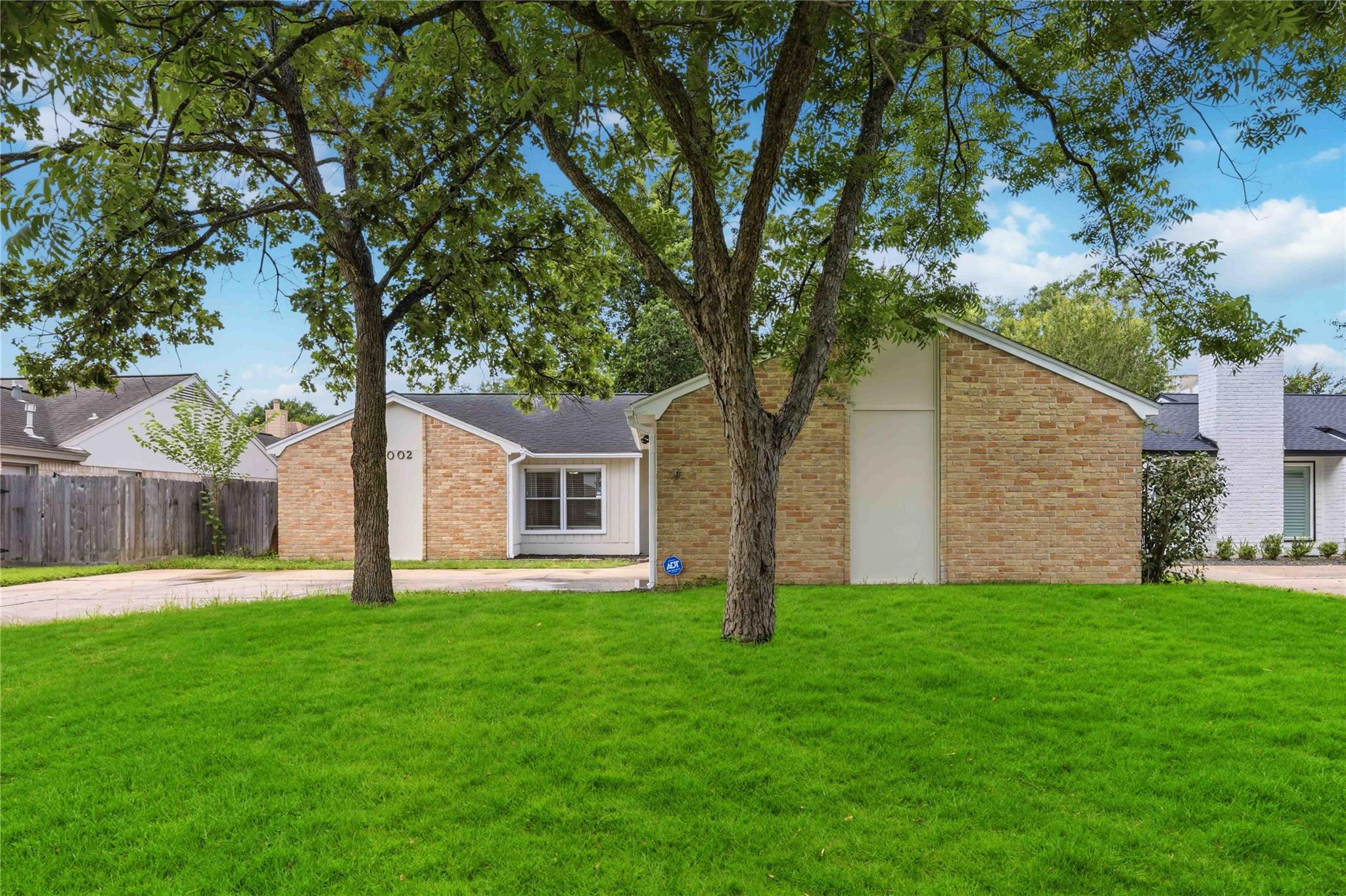 1002 Oxborough Drive
