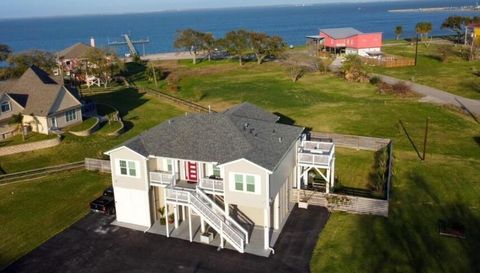 Photo of 4 Shore Acres Circle, Shoreacres, TX 77571 (MLS # 77445197)