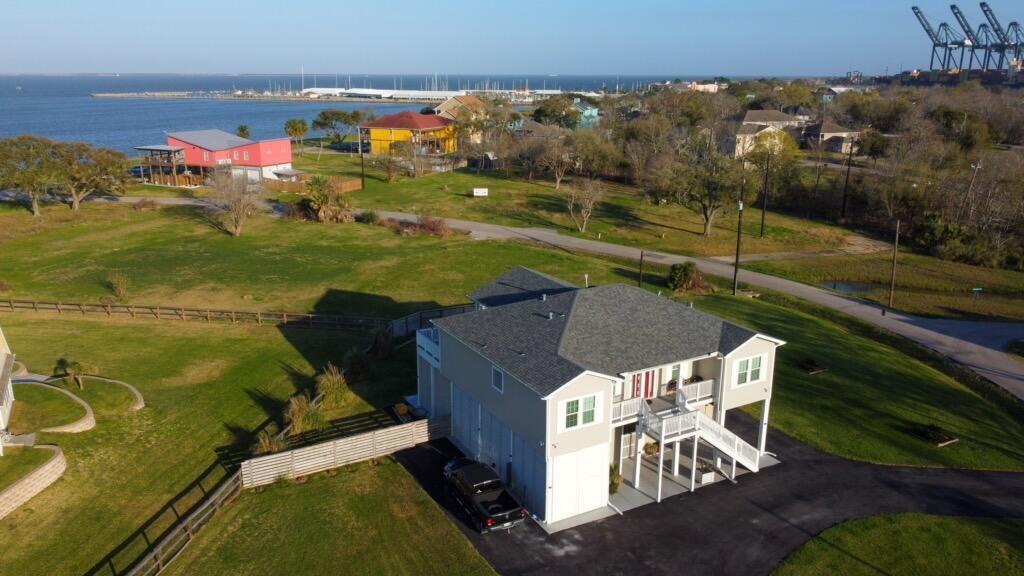 4 Shore Acres Circle