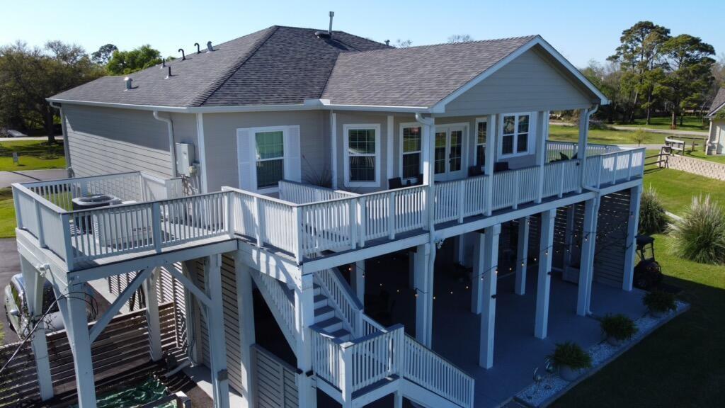 4 Shore Acres Circle