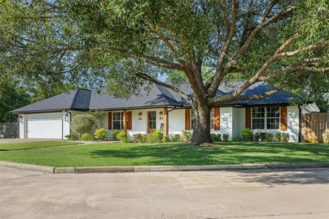 Photo of 1312 Mary Lee Lane, Crockett, TX 75835 (MLS # 27518818)