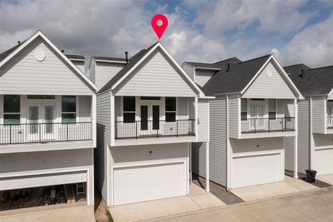 Photo of 1805 Palmetto Landing Drive, Houston, TX 77009 (MLS # 73440928)