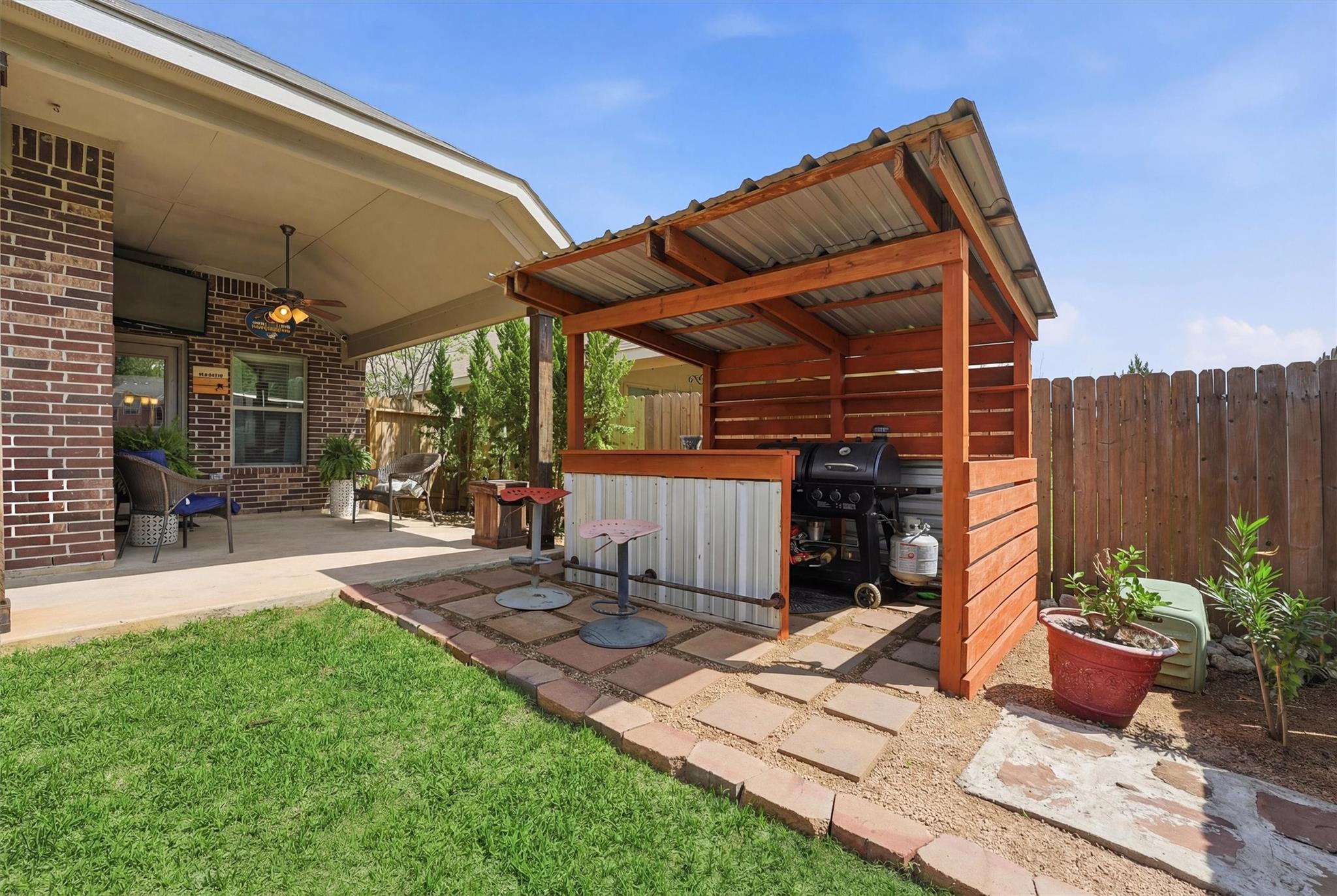 21357 Kings Guild Lane