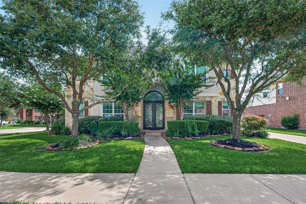 Photo of 5703 Flagstone Pass Court, Sugar Land, TX 77479 (MLS # 27323186)