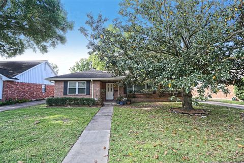 Photo of 3535 Durhill Street, Houston, TX 77025 (MLS # 13561570)