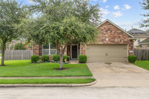 Photo of 1501 Brook Hollow Drive, Pearland, TX 77581 (MLS # 74335927)