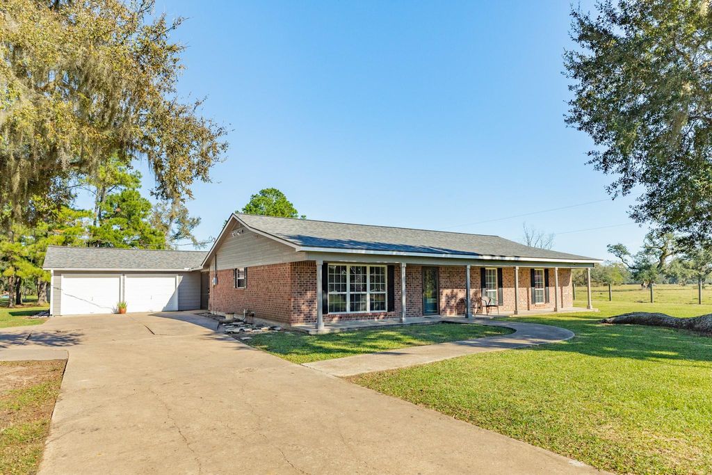 Photo of 1133 Fm 1459 Road, Sweeny, TX 77480 (MLS # 59817046)