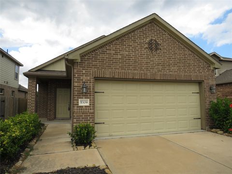 Photo of 5309 Abbeville Court, Dickinson, TX 77539 (MLS # 79897432)