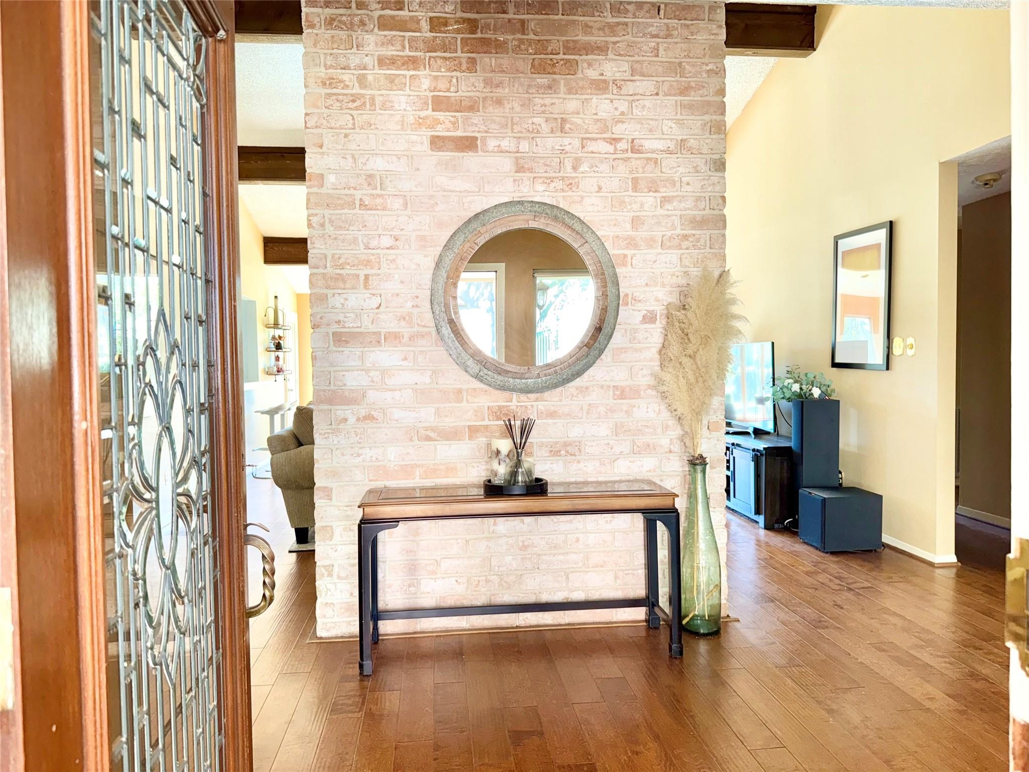 3915 Pleasant Valley Drive