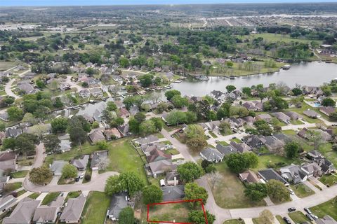 Vacant Land For Sale - 5126 Park View Drive<br/> Willis, TX 77318