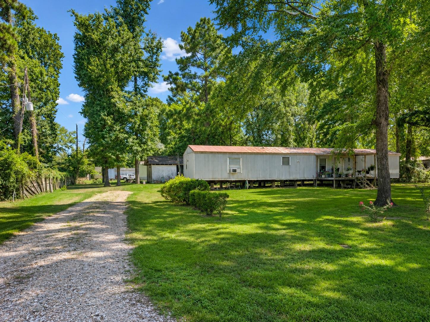 8103 Rolling Oaks Drive N