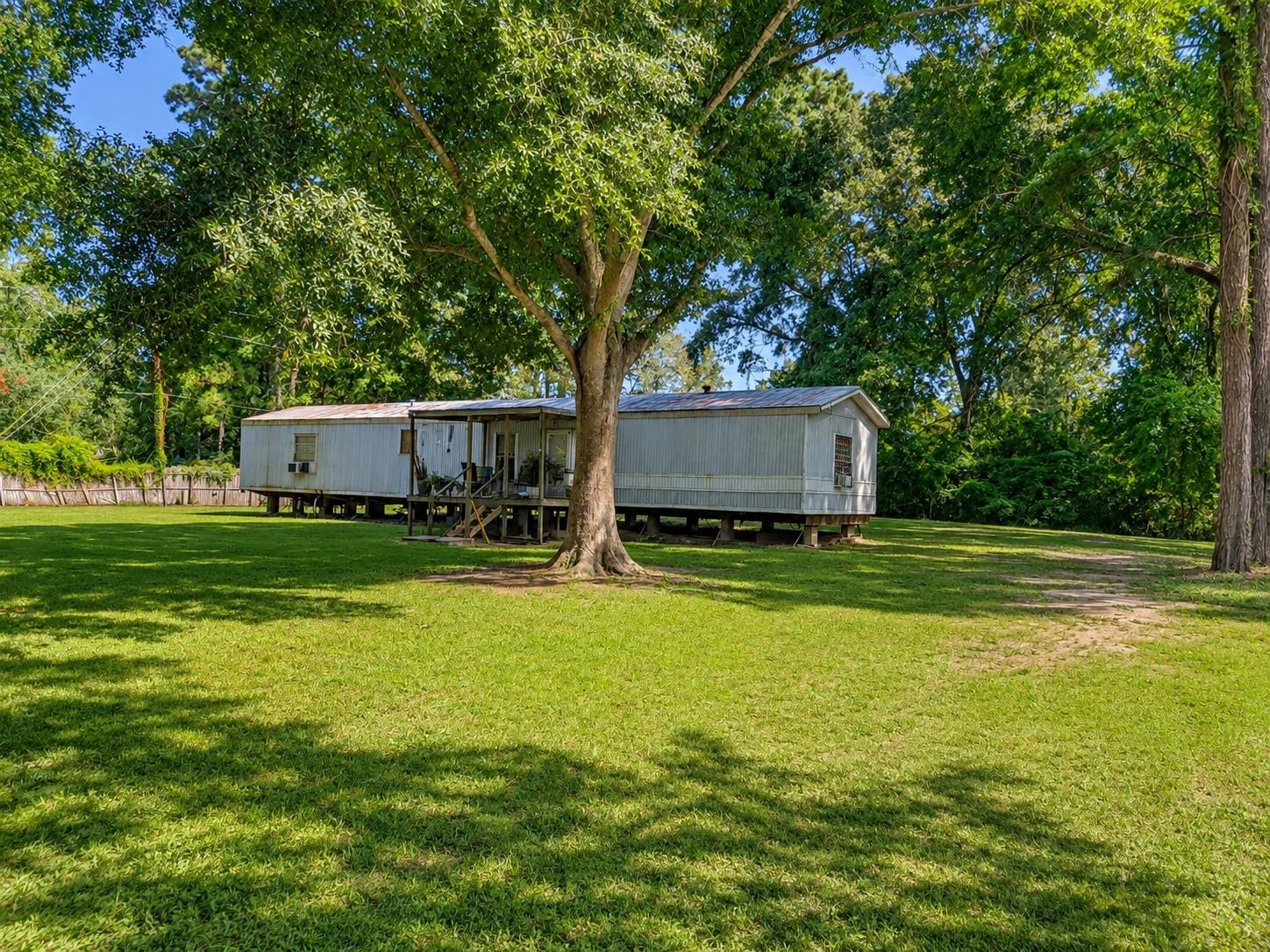 8103 Rolling Oaks Drive N