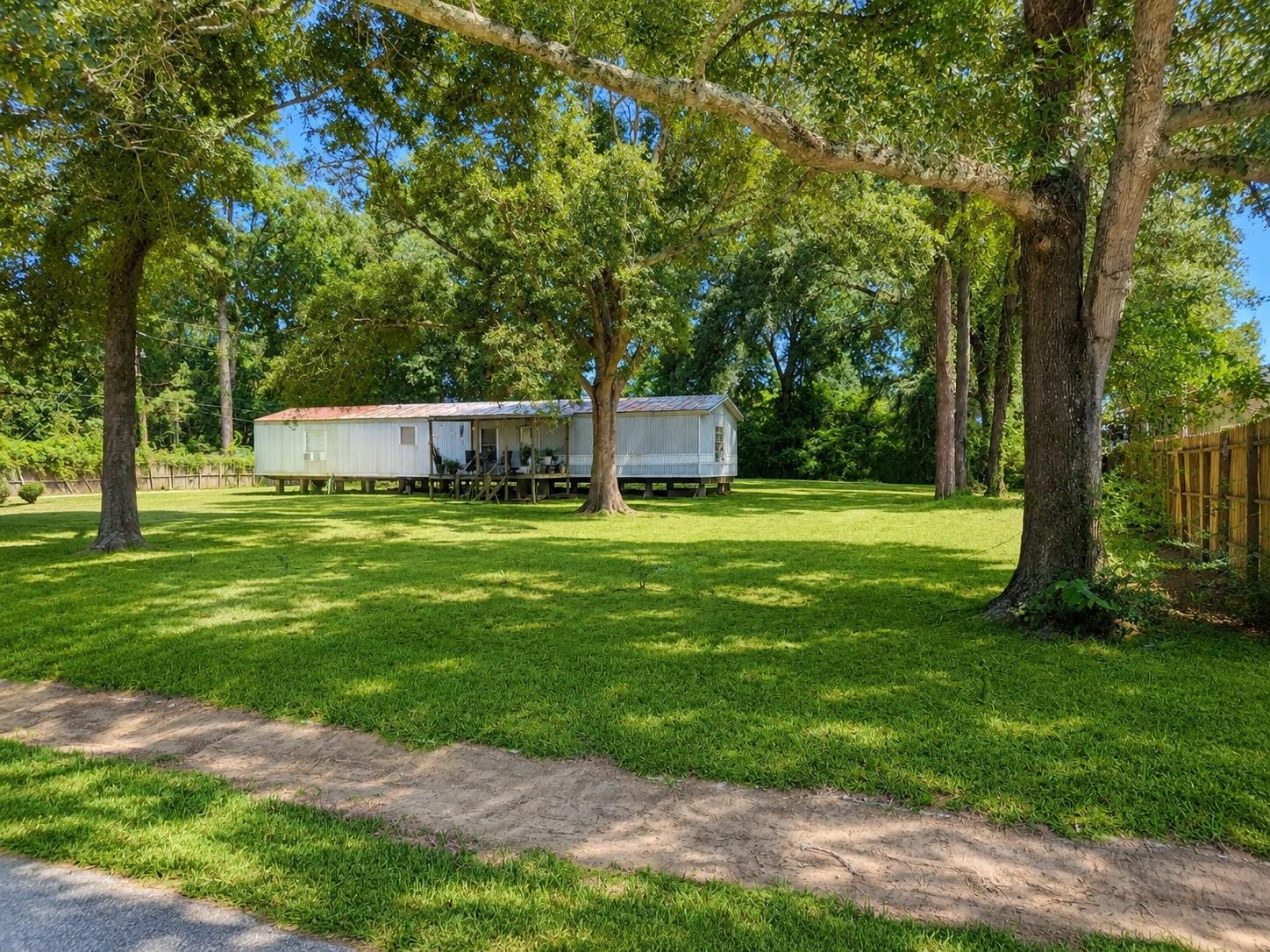 8103 Rolling Oaks Drive N