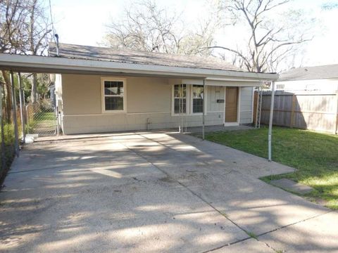 Photo of 4218 Buck Street, Houston, TX 77020 (MLS # 40135415)