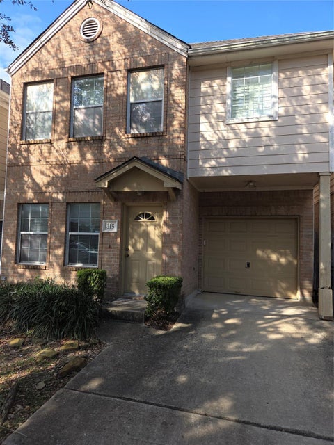 Photo of 315 Plaza Del Sol Park, Houston, TX 77020 (MLS # 862604)