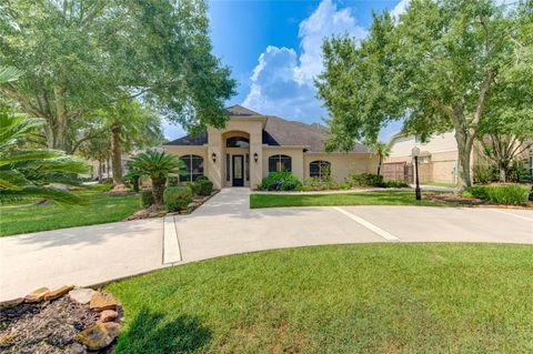 12 Marys Creek Lane Friendswood TX 77546
