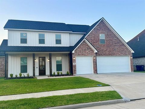 Photo of 112 Pindo Palm Drive, Lumberton, TX 77657 (MLS # 42068405)