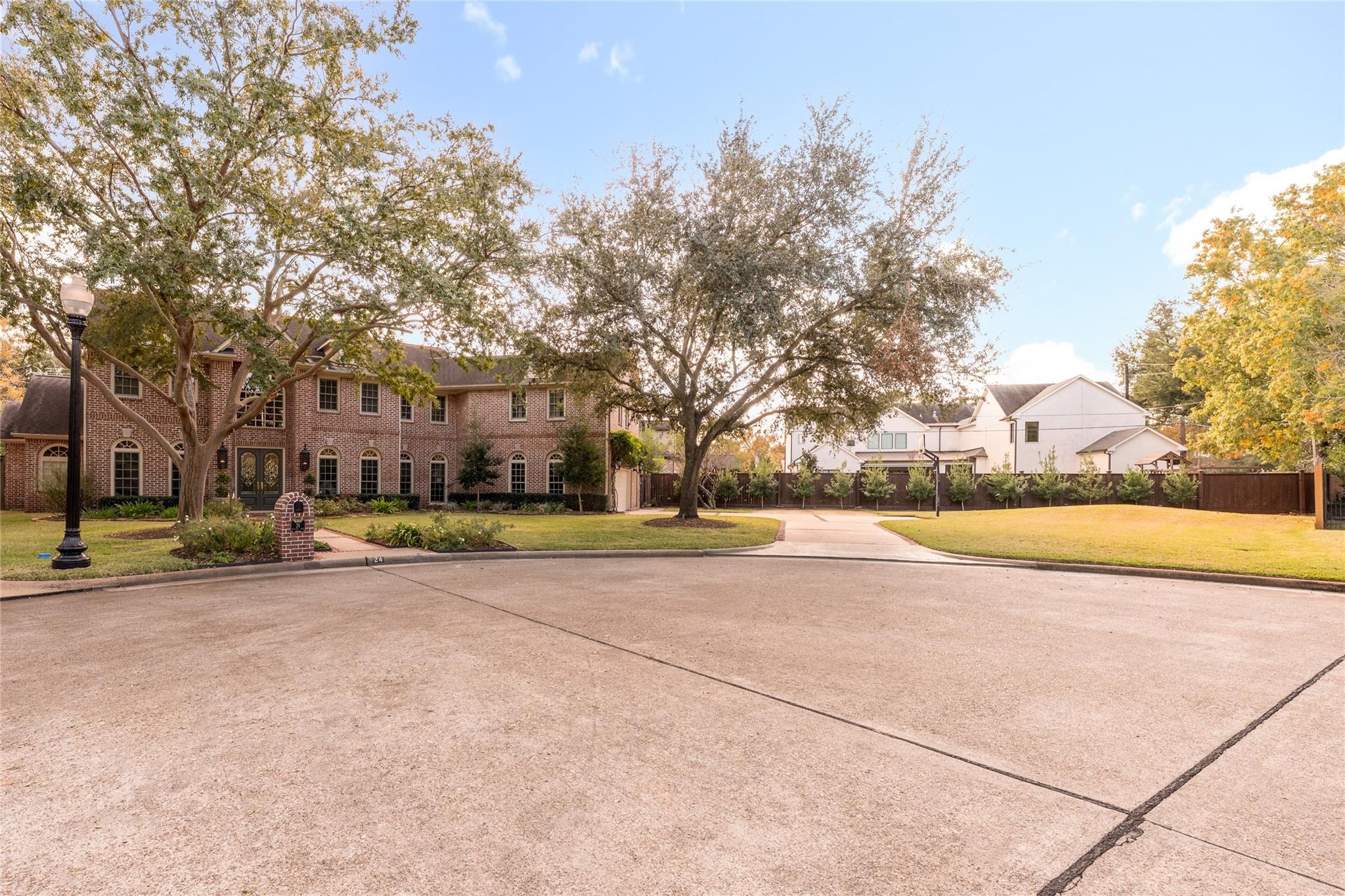 24 Village Oaks Lane