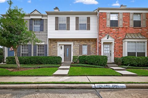 Photo of 2910 Grants Lake Boulevard #1702, Sugar Land, TX 77479 (MLS # 45147449)