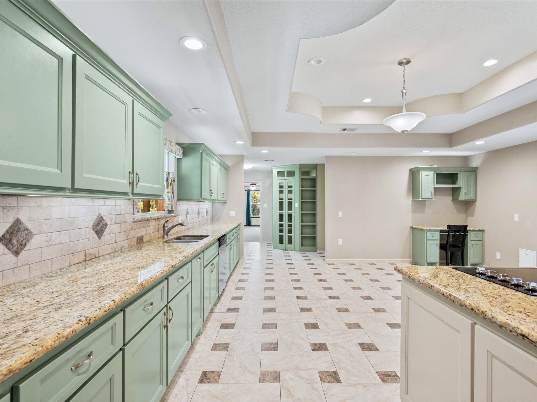 2004 Northshore Drive