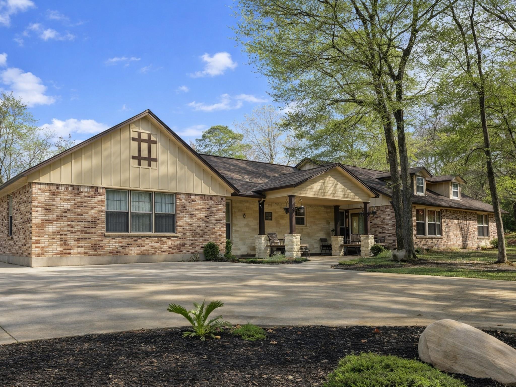 2004 Northshore Drive