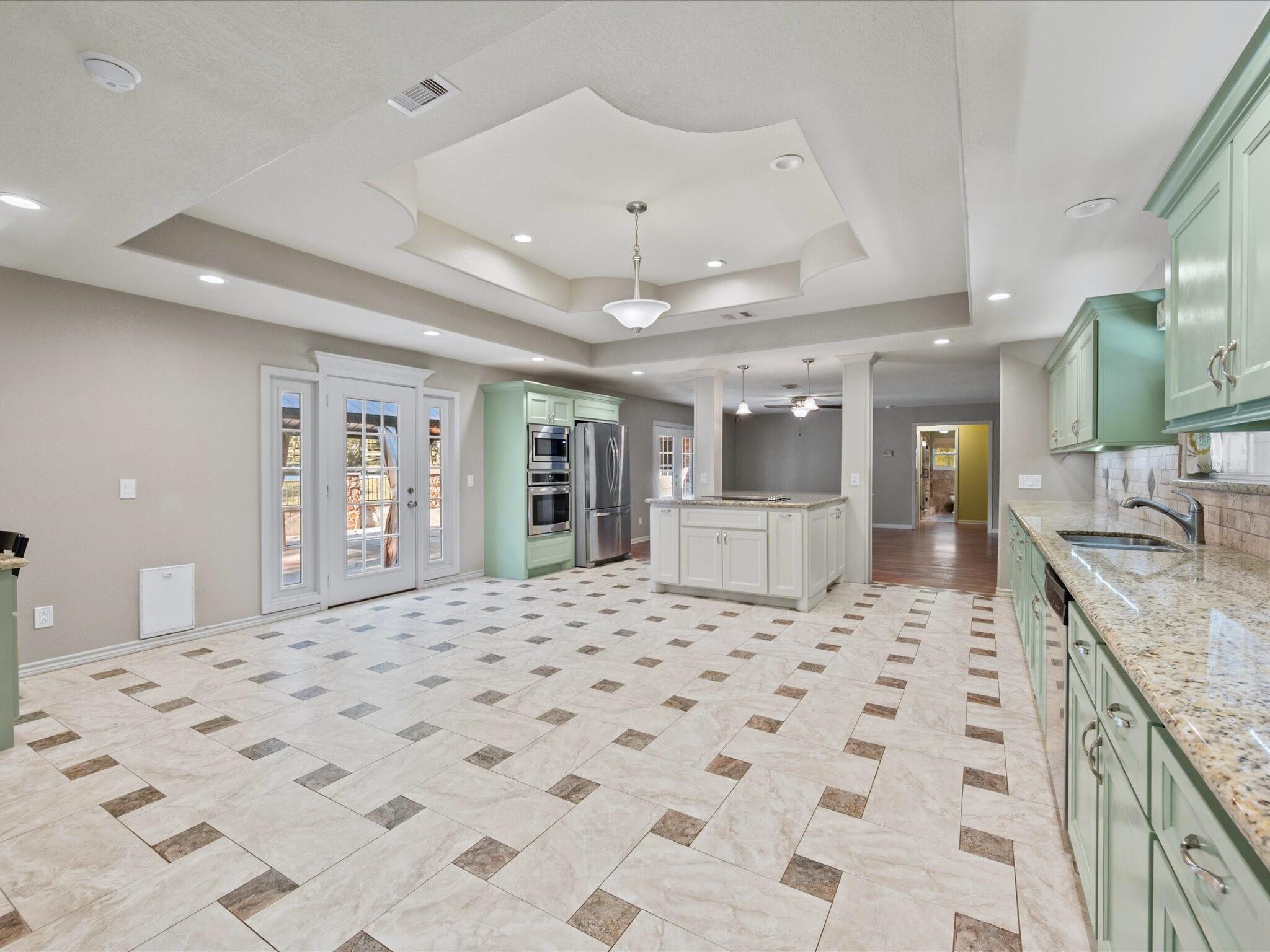 2004 Northshore Drive