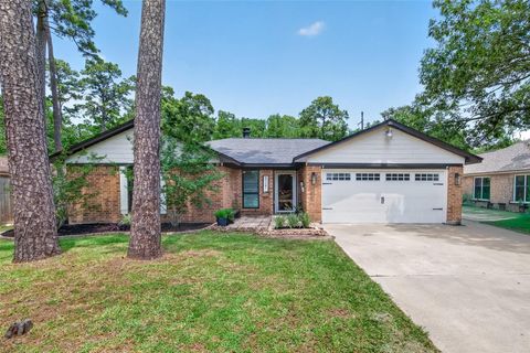 Photo of 9727 Forest Hollow Drive, Baytown, TX 77521 (MLS # 43189981)