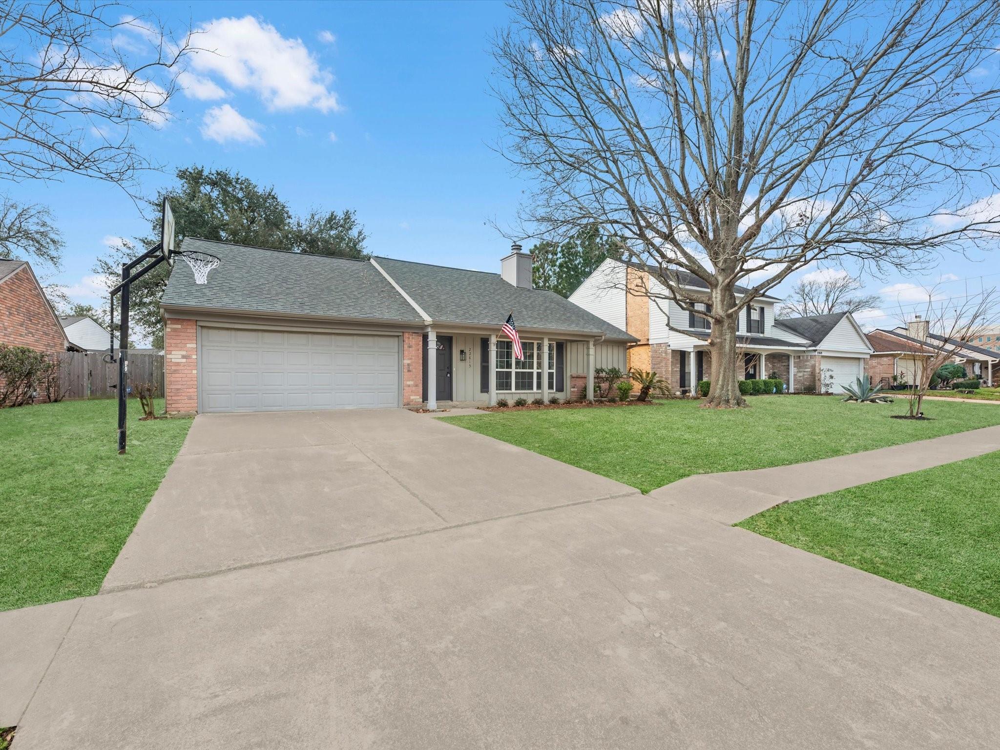 22815 Stratford House Lane