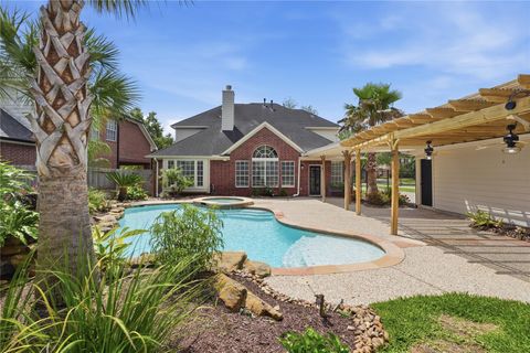 Photo of 4415 Towering Oak Court, Houston, TX 77059 (MLS # 42499711)