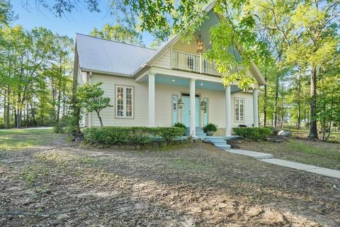 Photo of 245 Shadow Dr, Hemphill, TX 75948 (MLS # 33830728)