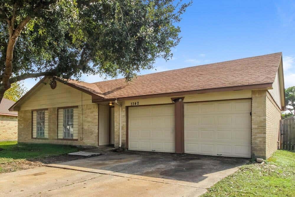 Photo of 7342 Sonnet Glen Lane, Houston, TX 77095 (MLS # 85016019)