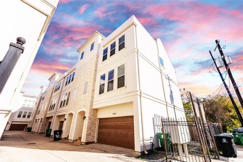 Photo of 5226 Kiam St Street #1023, Houston, TX 77007 (MLS # 46267018)