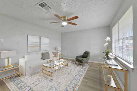 Photo of 2803 22nd Street, Dickinson, TX 77539 (MLS # 85953121)