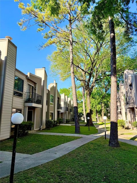 17202 Imperial Valley Drive 40 Houston TX 77060