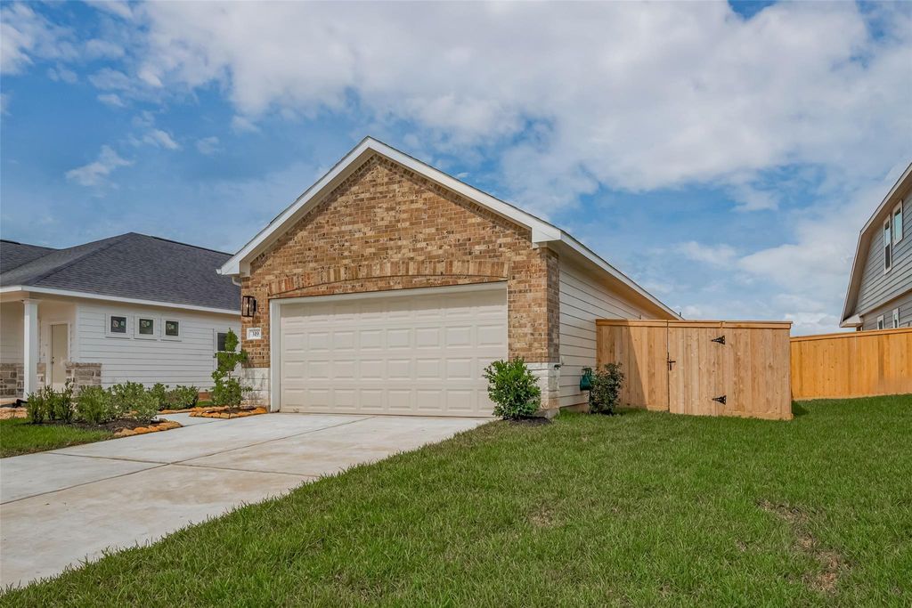 Photo of 24702 Sonora Crescent Circle, Huffman, TX 77336 (MLS # 30342577)