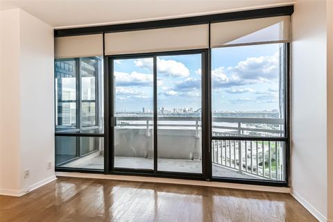 Photo of 14 Greenway Plaza #15N, Houston, TX 77046 (MLS # 8383956)