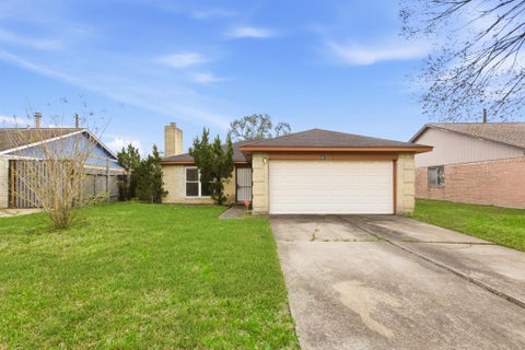 Homes For Sale - 6647 Villarreal Drive<br/> Missouri City, TX 77489