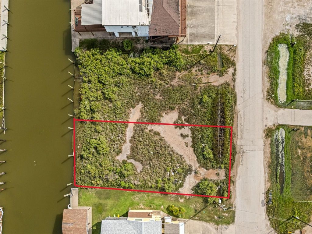 Photo of 3 Shark Lane, Surfside Beach, TX 77541 (MLS # 20759404)