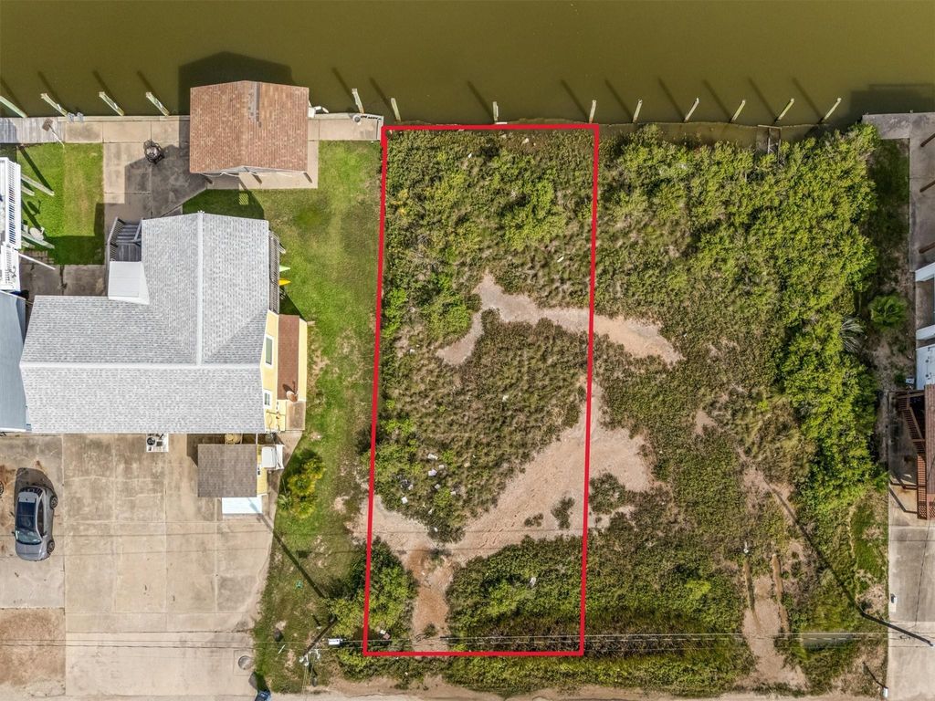 Photo of 3 Shark Lane, Surfside Beach, TX 77541 (MLS # 20759404)