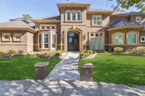 Photo of 4 Island Green Court, Kingwood, TX 77339 (MLS # 13210497)